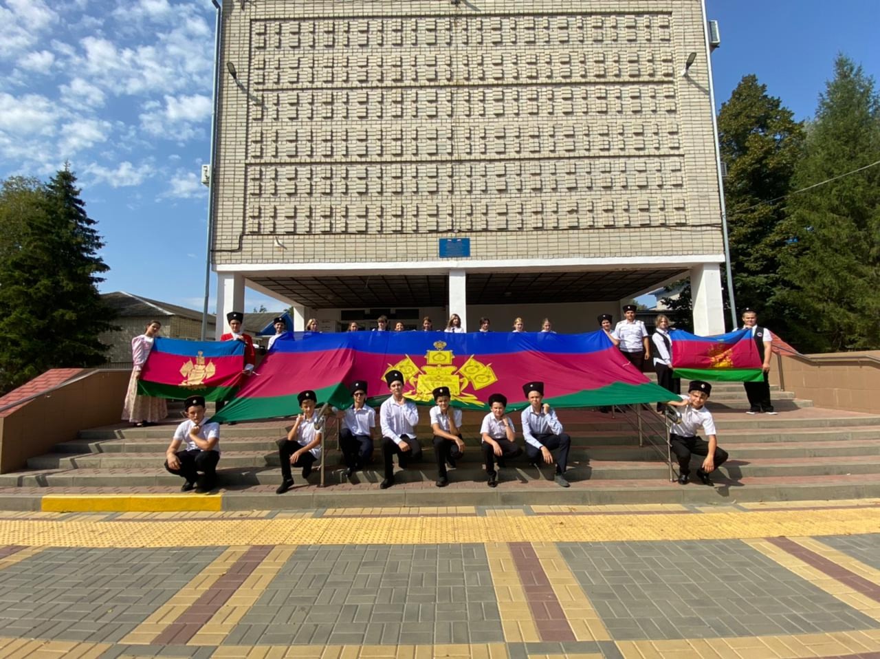 Фотография школы.